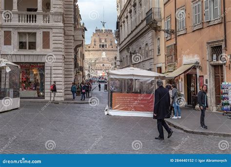 gucci via del banco di santo spirito roma